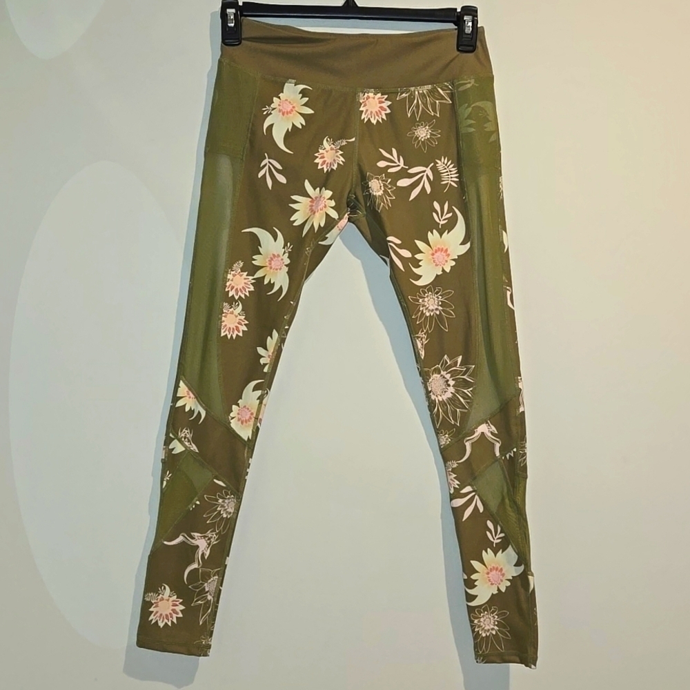 Mint Lilac green pink floral leggings. Size medium.